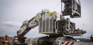 Moolarben and Mt Thorley branch deliver the first repowered R 996 B mining excavator in the Hunter Valley